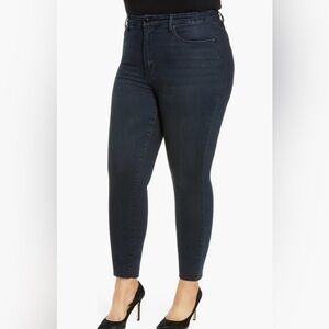 GOOD AMERICAN Good Waist Raw Edge Crop Skinny Jeans in Blue631